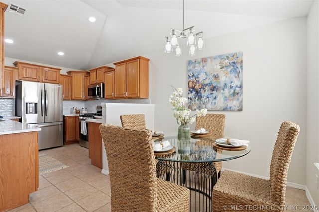 6 E Fairlane Drive, Sapulpa, OK 74066