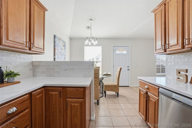 6 E Fairlane Drive, Sapulpa, OK 74066