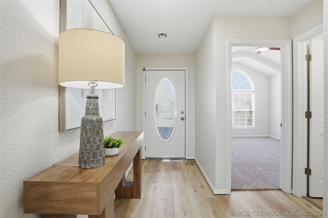 6 E Fairlane Drive, Sapulpa, OK 74066