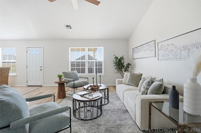 6 E Fairlane Drive, Sapulpa, OK 74066