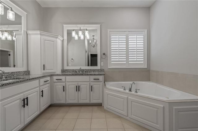 2203 W 132nd Street, Leawood, KS 66209