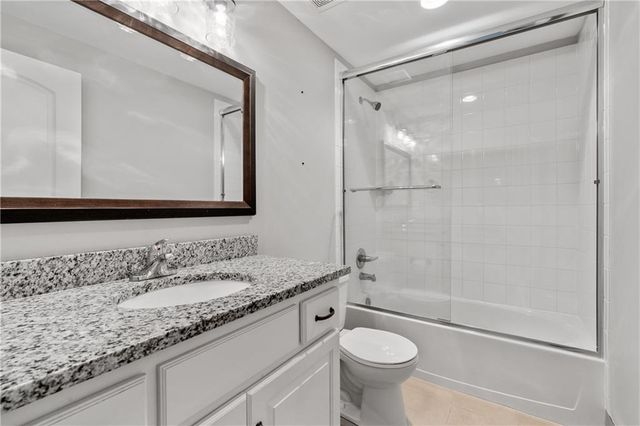 2203 W 132nd Street, Leawood, KS 66209
