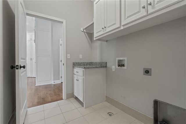 2203 W 132nd Street, Leawood, KS 66209