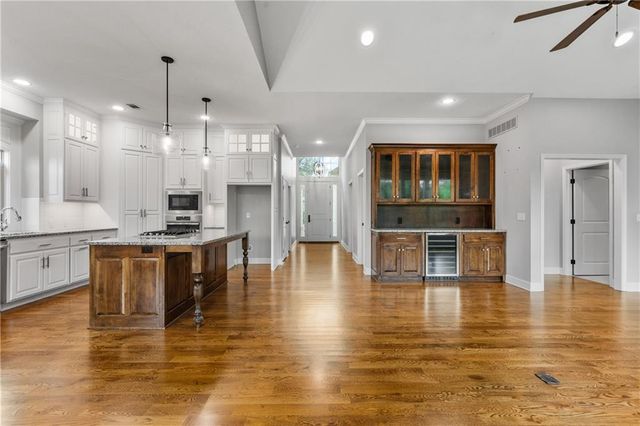 2203 W 132nd Street, Leawood, KS 66209