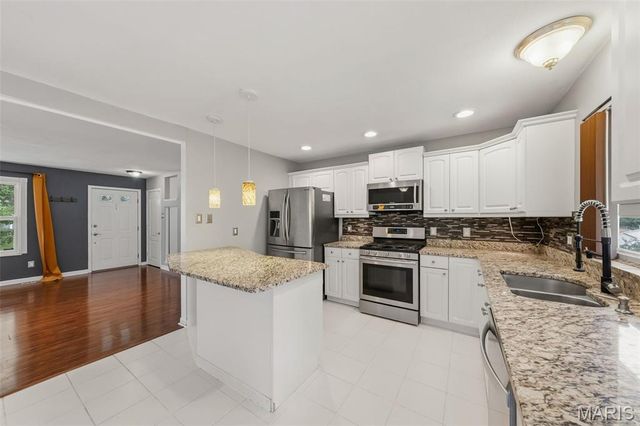 3350 Greenbridge Drive, Bridgeton, MO 63044