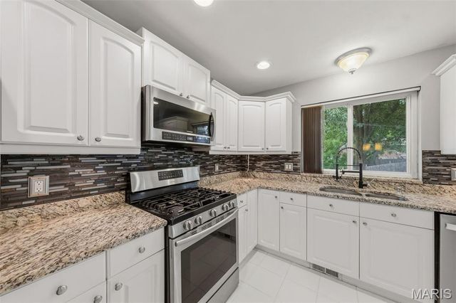 3350 Greenbridge Drive, Bridgeton, MO 63044