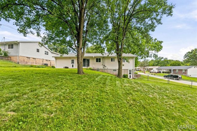 3350 Greenbridge Drive, Bridgeton, MO 63044