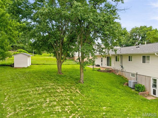 3350 Greenbridge Drive, Bridgeton, MO 63044