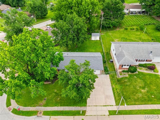 3350 Greenbridge Drive, Bridgeton, MO 63044