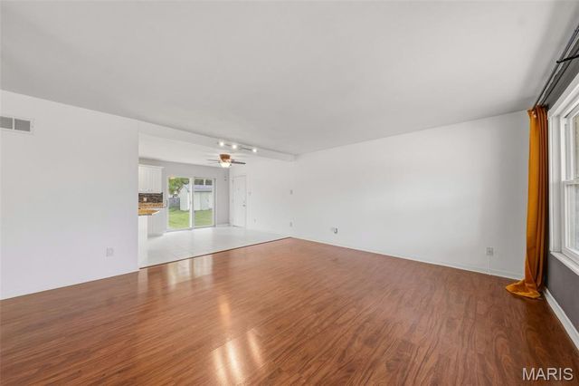 3350 Greenbridge Drive, Bridgeton, MO 63044