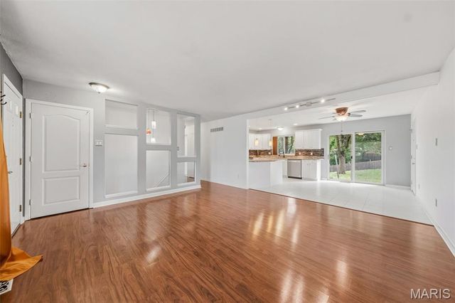 3350 Greenbridge Drive, Bridgeton, MO 63044