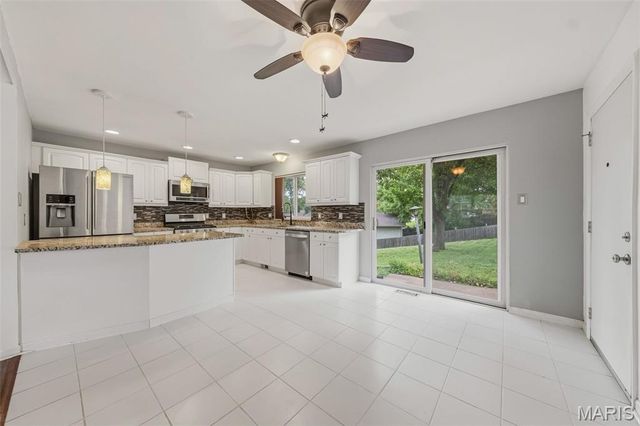 3350 Greenbridge Drive, Bridgeton, MO 63044