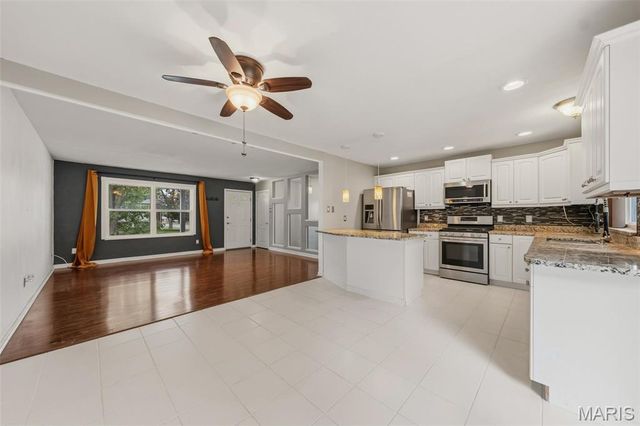 3350 Greenbridge Drive, Bridgeton, MO 63044