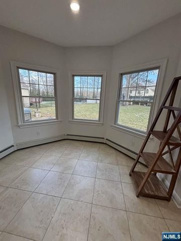 124 Coopers Lane, River Vale, NJ 07675