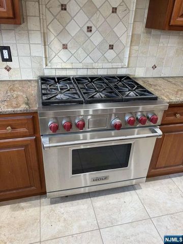 124 Coopers Lane, River Vale, NJ 07675