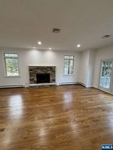 124 Coopers Lane, River Vale, NJ 07675