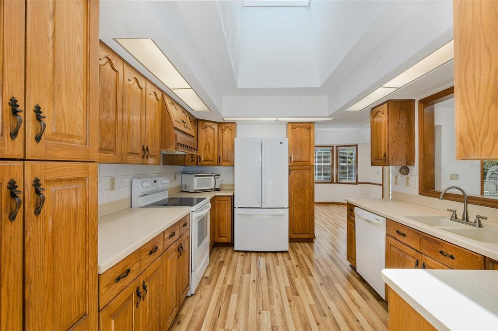 Image 15 of property listing at 9474 DUNKIRK ROAD, Spring Hill, FL 34608