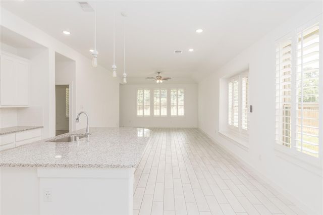 7900 Spring Run Drive, Magnolia, TX 77354