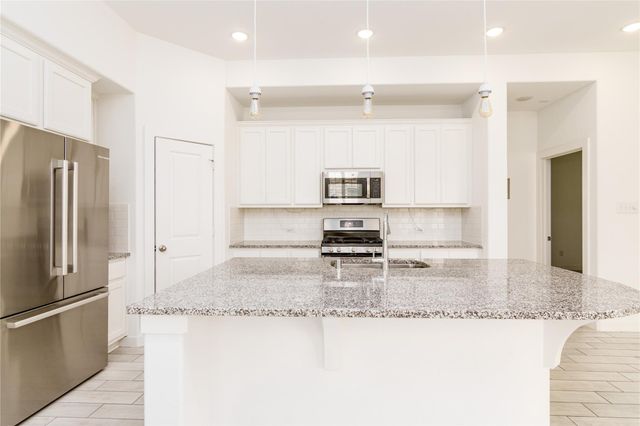 7900 Spring Run Drive, Magnolia, TX 77354