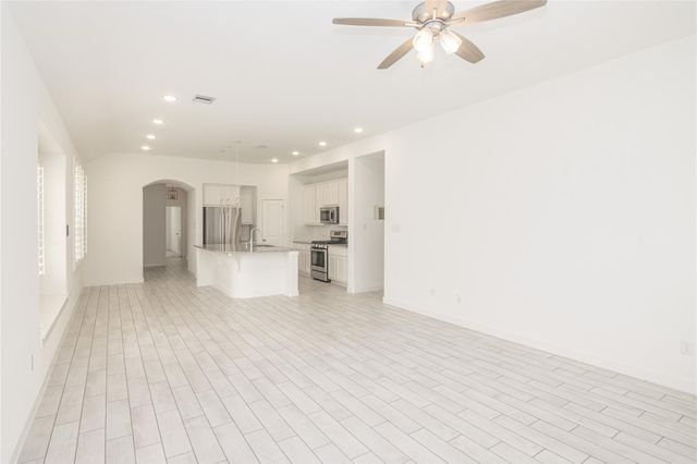 7900 Spring Run Drive, Magnolia, TX 77354