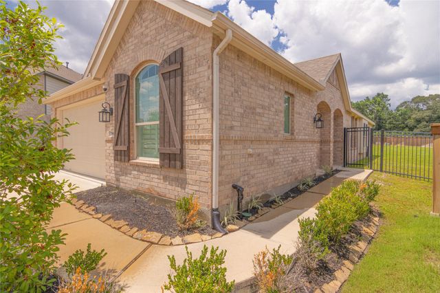 7900 Spring Run Drive, Magnolia, TX 77354