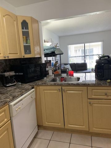 15324 SW 72nd St 12-14, Miami, FL 33193