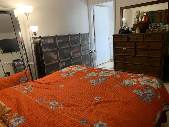 15324 SW 72nd St 12-14, Miami, FL 33193
