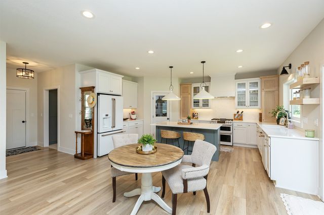 1012 W Aspen Ridge Circle, Polk City, IA 50226