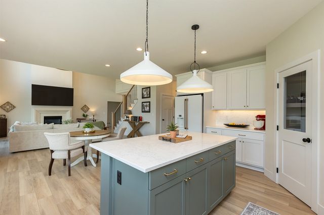1012 W Aspen Ridge Circle, Polk City, IA 50226