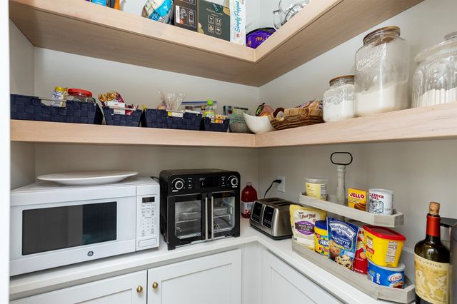 1012 W Aspen Ridge Circle, Polk City, IA 50226