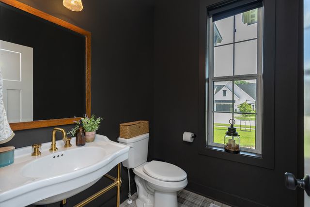 1012 W Aspen Ridge Circle, Polk City, IA 50226