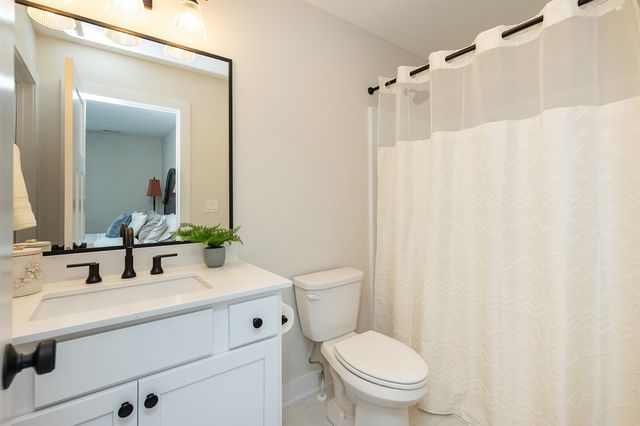 1012 W Aspen Ridge Circle, Polk City, IA 50226