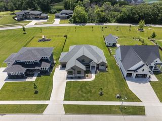 1012 W Aspen Ridge Circle, Polk City, IA 50226