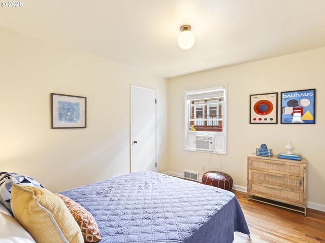 7102 N INTERSTATE Ave, Portland, OR 97217