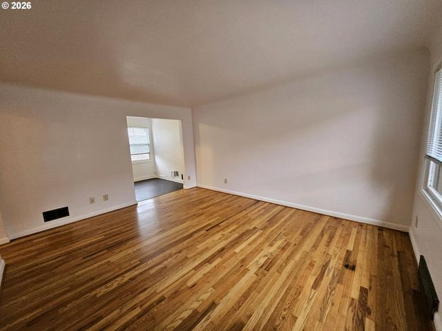 7102 N INTERSTATE Ave, Portland, OR 97217