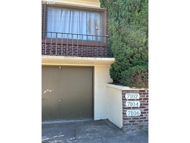 7102 N INTERSTATE Ave, Portland, OR 97217