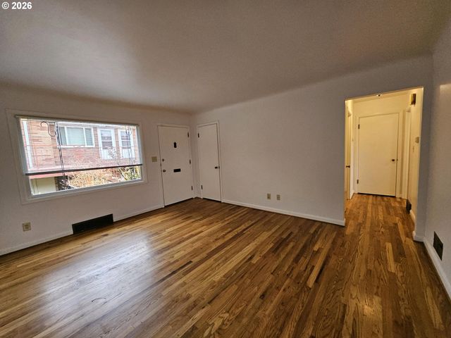 7102 N INTERSTATE Ave, Portland, OR 97217