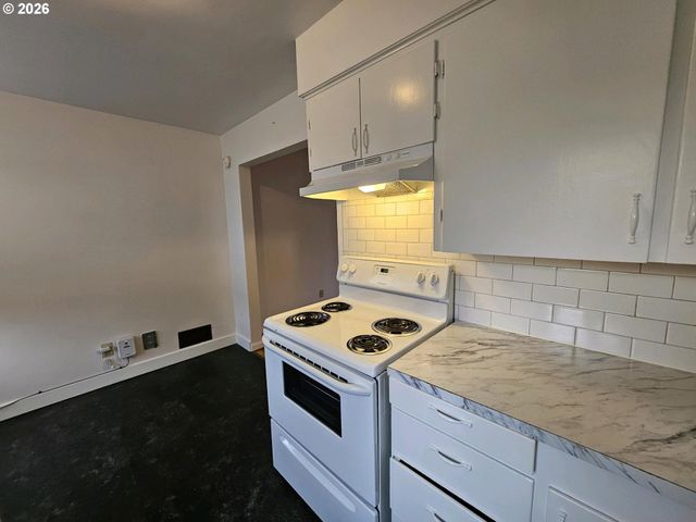 7102 N INTERSTATE Ave, Portland, OR 97217