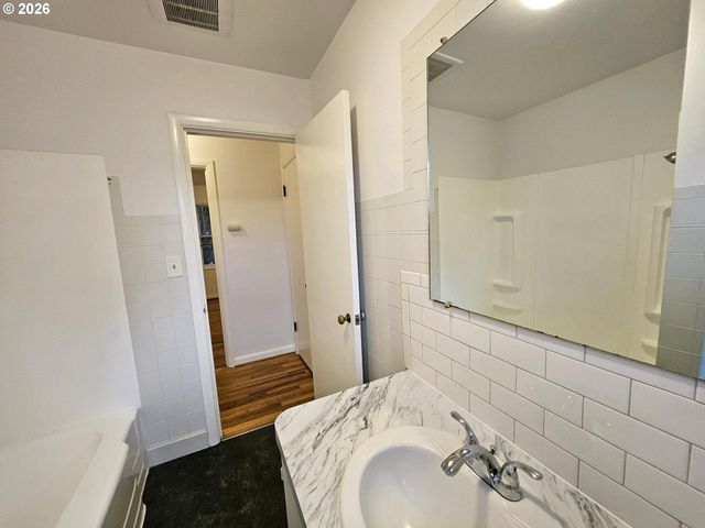 7102 N INTERSTATE Ave, Portland, OR 97217