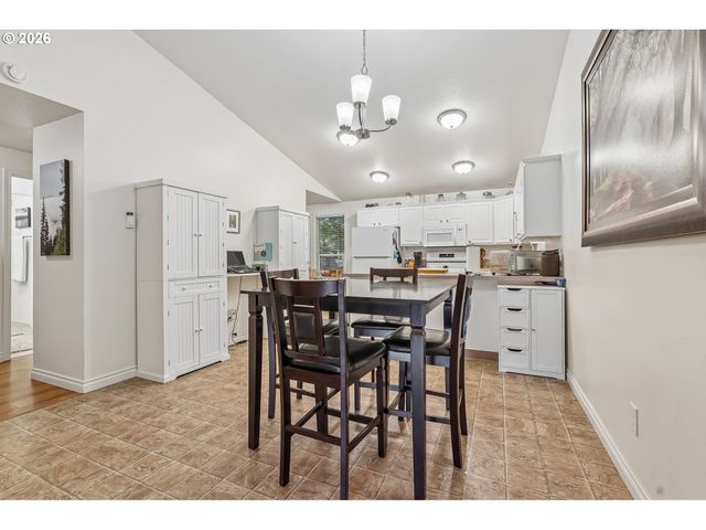 12380 Sw WALNUT St, Tigard, OR 97223