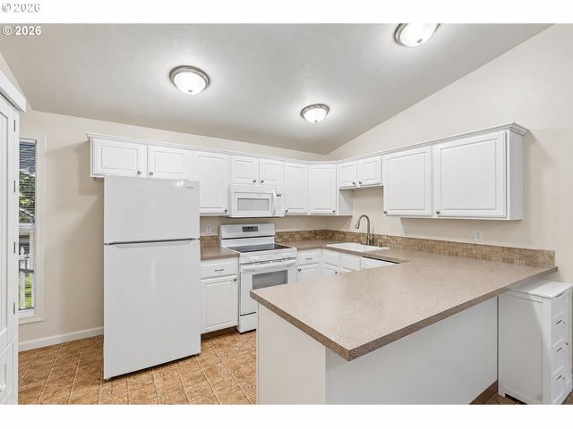 12380 Sw WALNUT St, Tigard, OR 97223