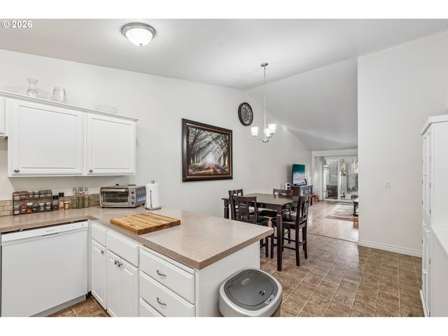 12380 Sw WALNUT St, Tigard, OR 97223