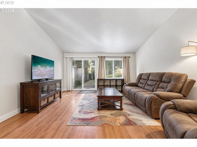 12380 Sw WALNUT St, Tigard, OR 97223