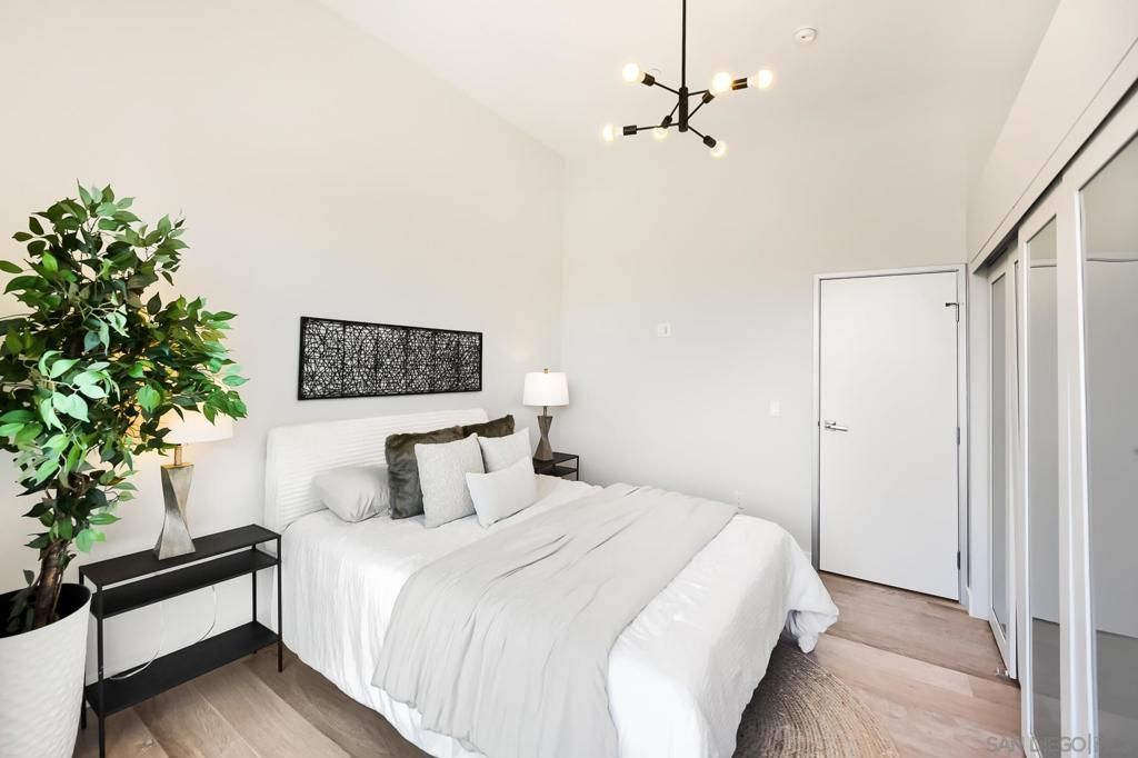 Image 25 of property listing at 5725 Soledad Mountain, La Jolla, CA 92037