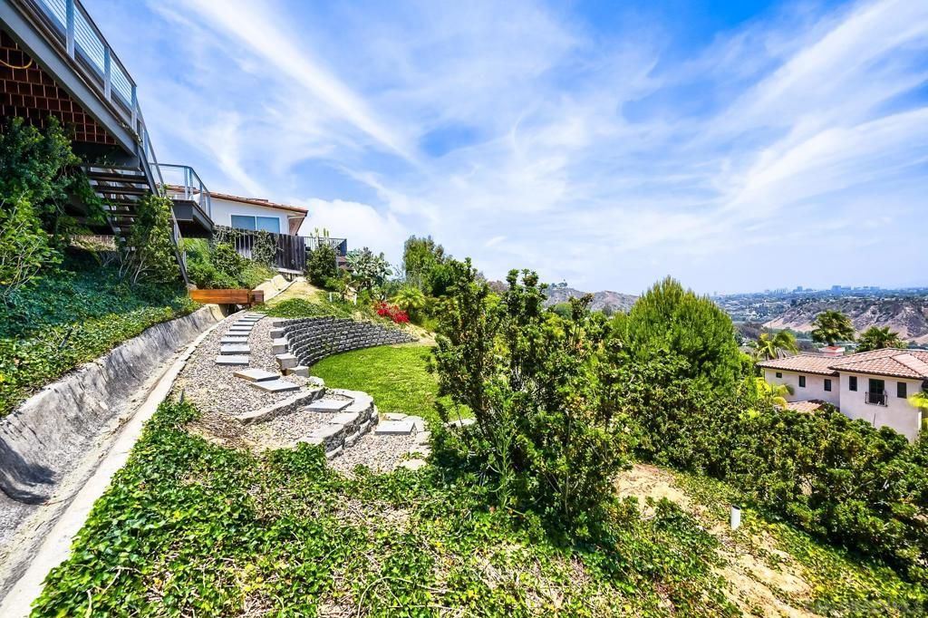 Image 44 of property listing at 5725 Soledad Mountain, La Jolla, CA 92037