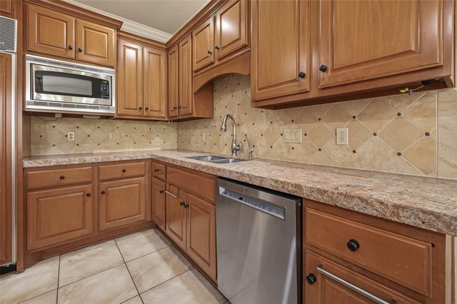 2210 Bywater Drive, Houston, TX 77077