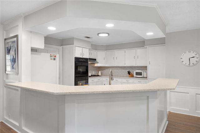 1040 Rose Circle, College Station, TX 77840