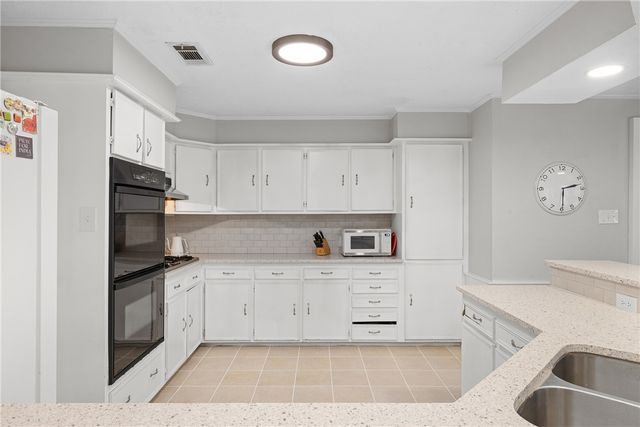 1040 Rose Circle, College Station, TX 77840