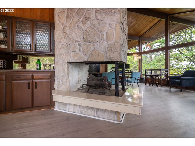 1751 FAIRHILL Dr, Roseburg, OR 97471