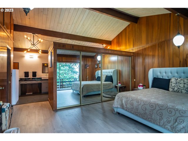 1751 FAIRHILL Dr, Roseburg, OR 97471